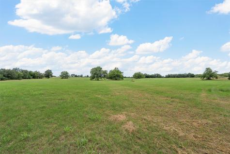 654 County Road 473 Lott TX 76656