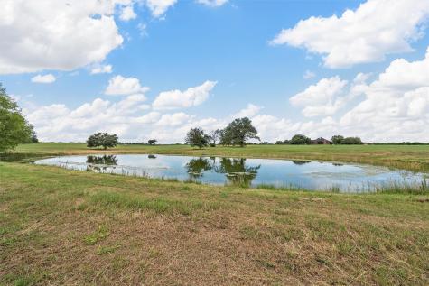 654 County Road 473 Lott TX 76656