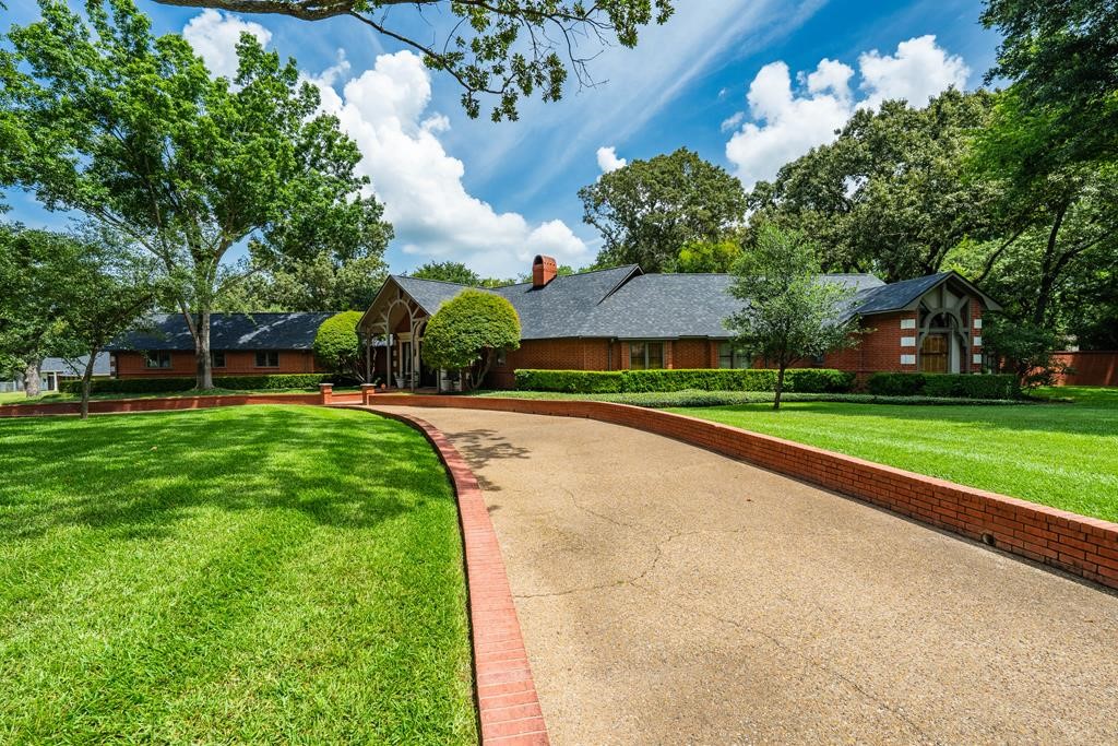 112 Willowbrook Drive Athens TX 75751