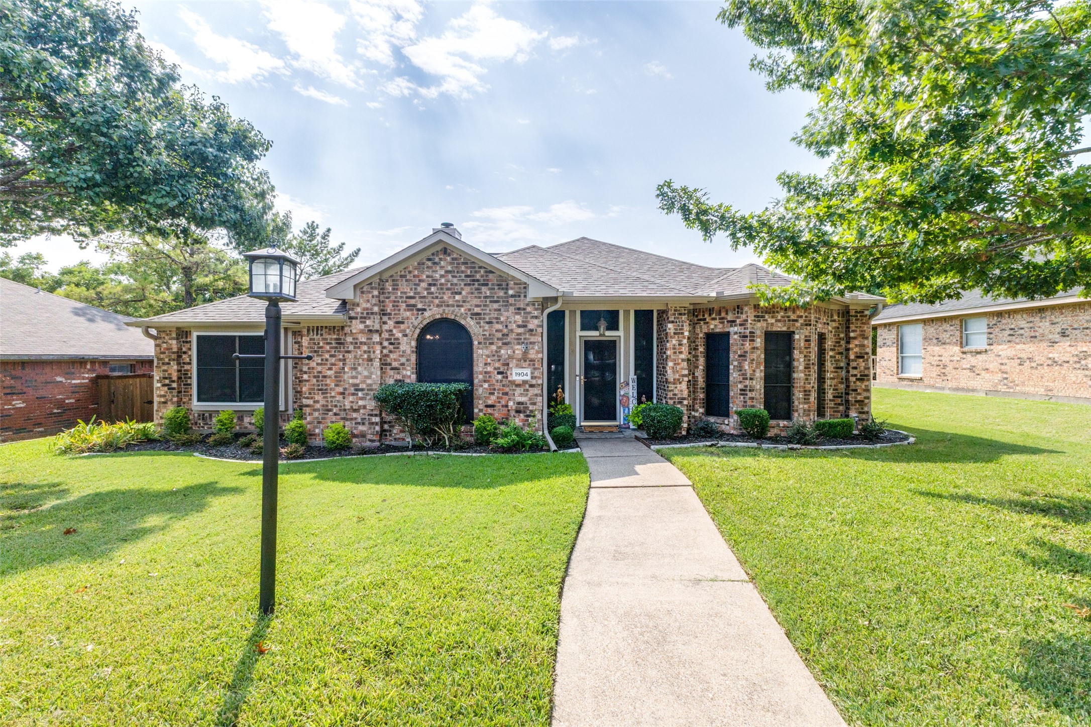 1904 Chippewa Trail Mesquite TX 75149