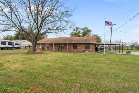 600 S Colorado Street Whitney TX 76692