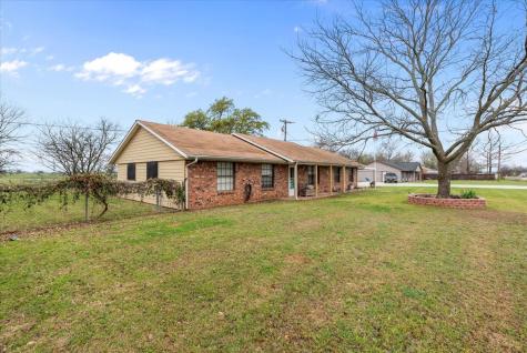 600 S Colorado Street Whitney TX 76692