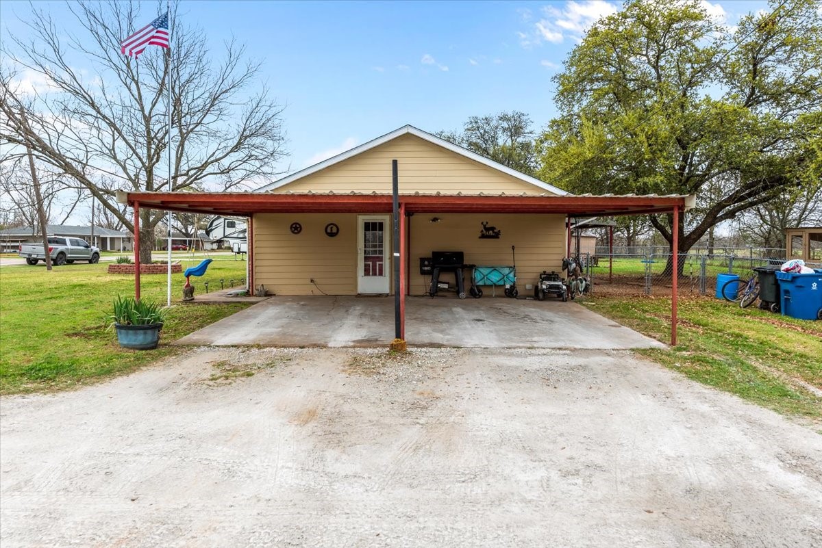 600 S Colorado Street Whitney TX 76692