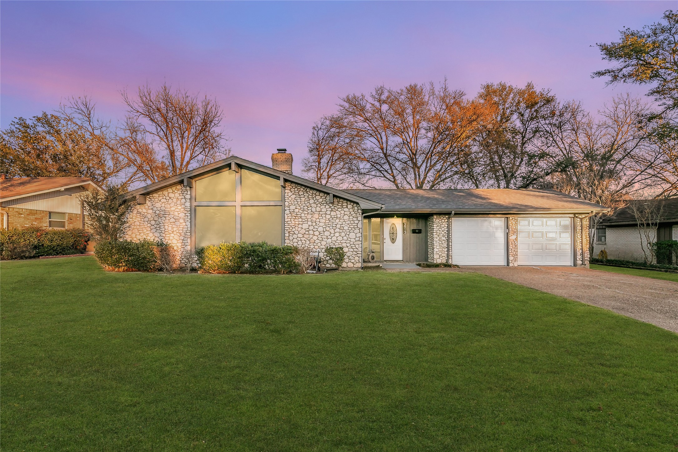 3913 Sunnydale Drive Benbrook TX 76116