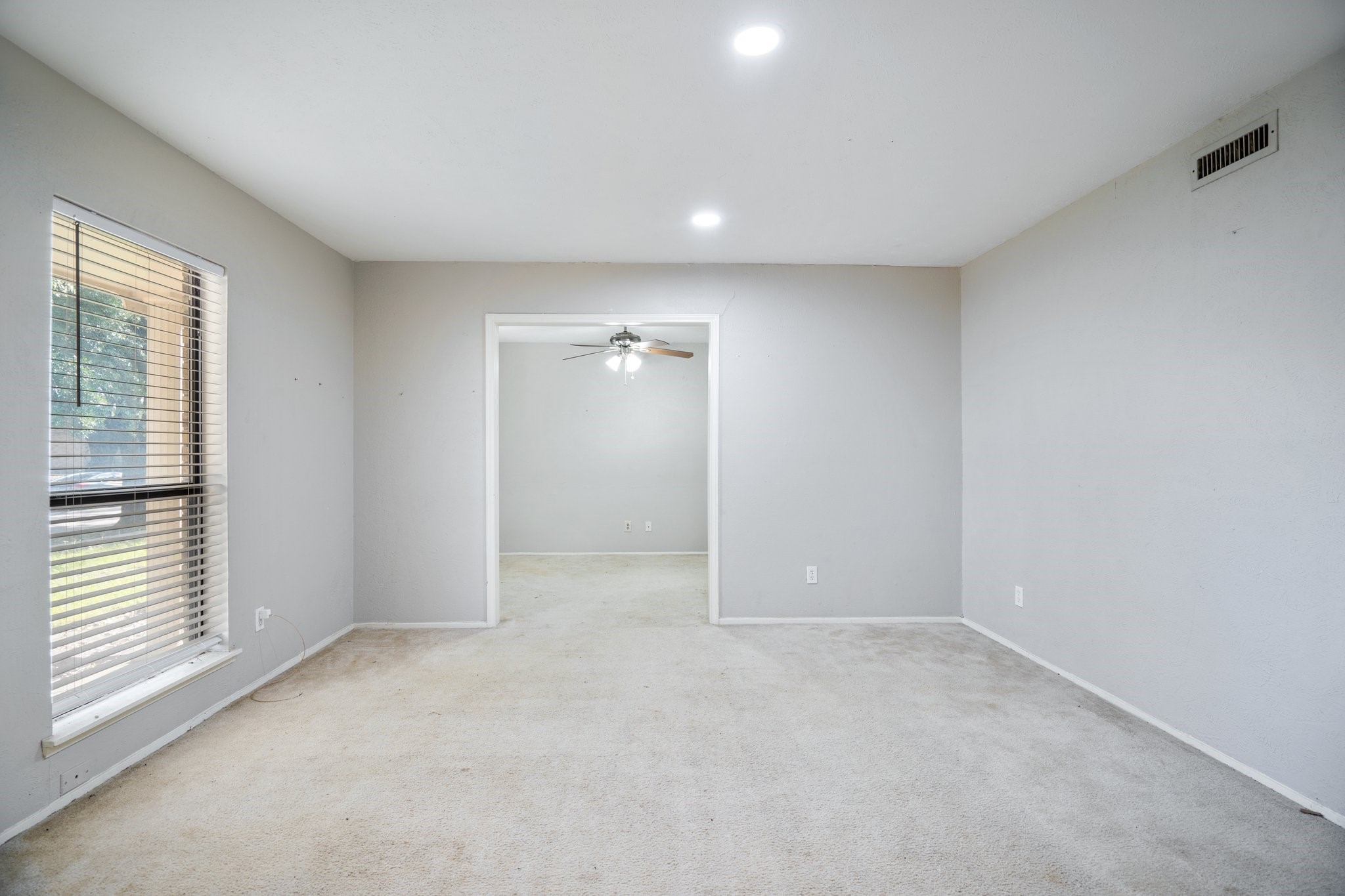 745 Oakland Street Grand Prairie TX 75052