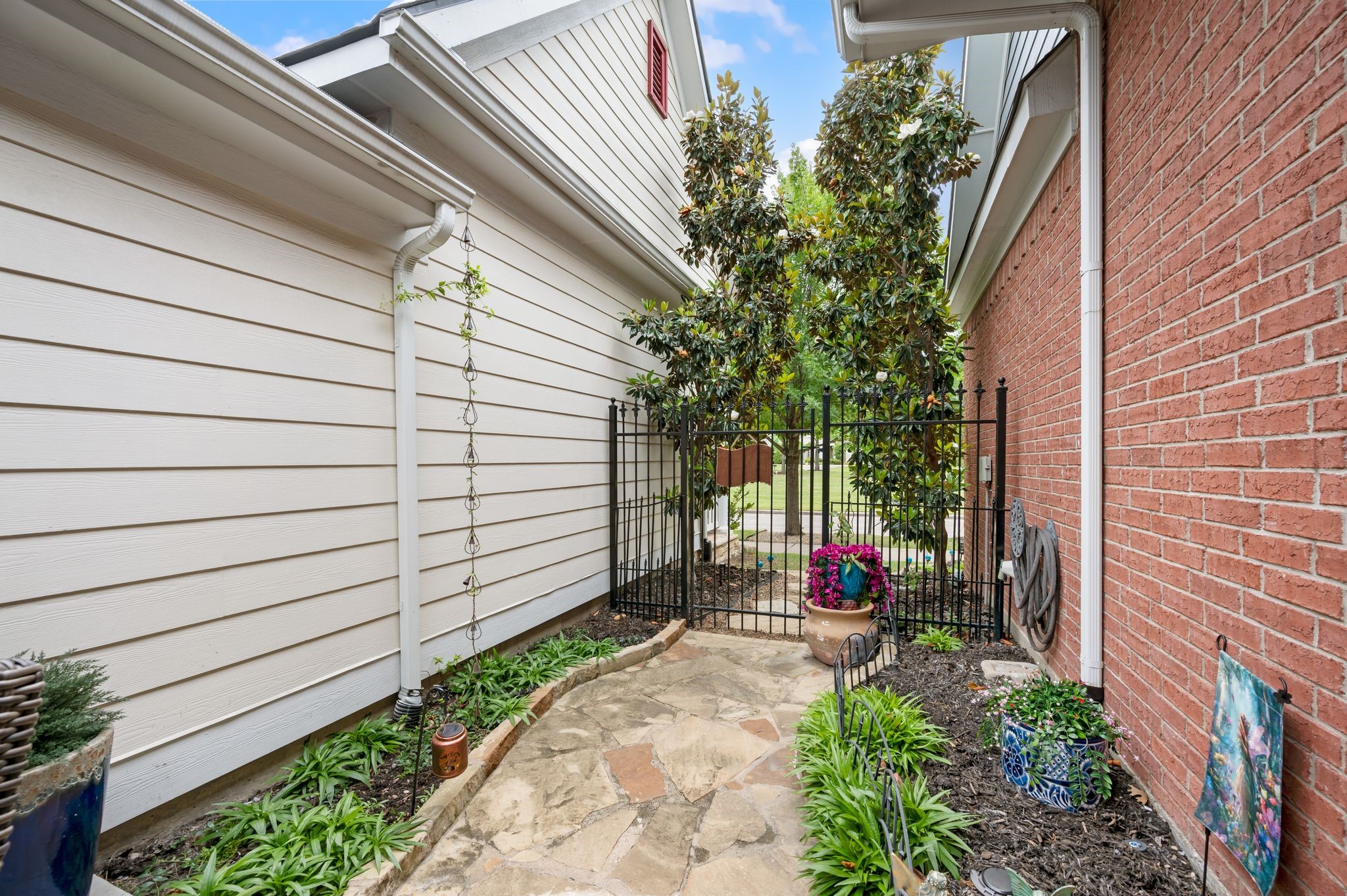 6024 Frost Street North Richland Hills TX 76180