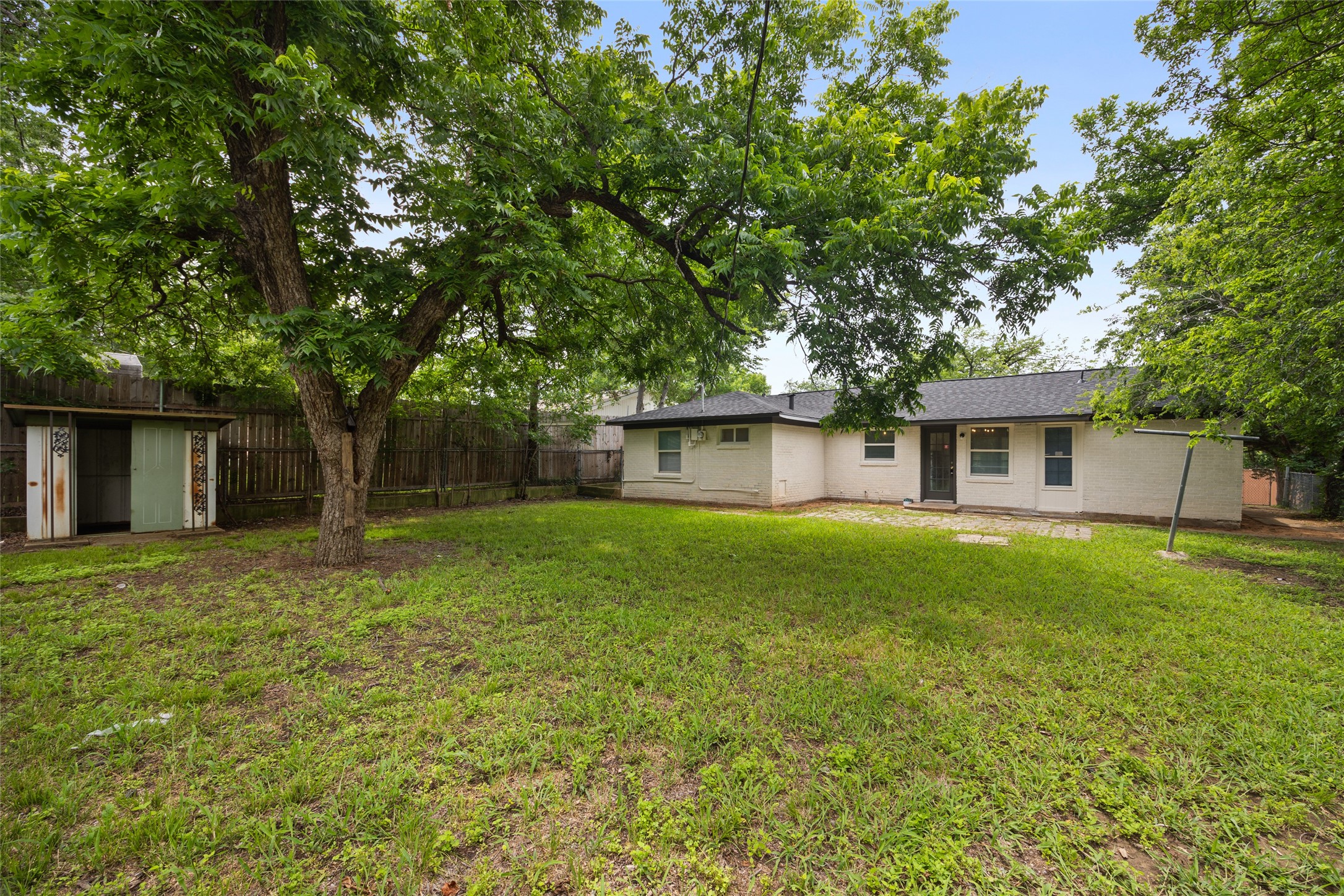 1605 Proctor Drive Grand Prairie TX 75051