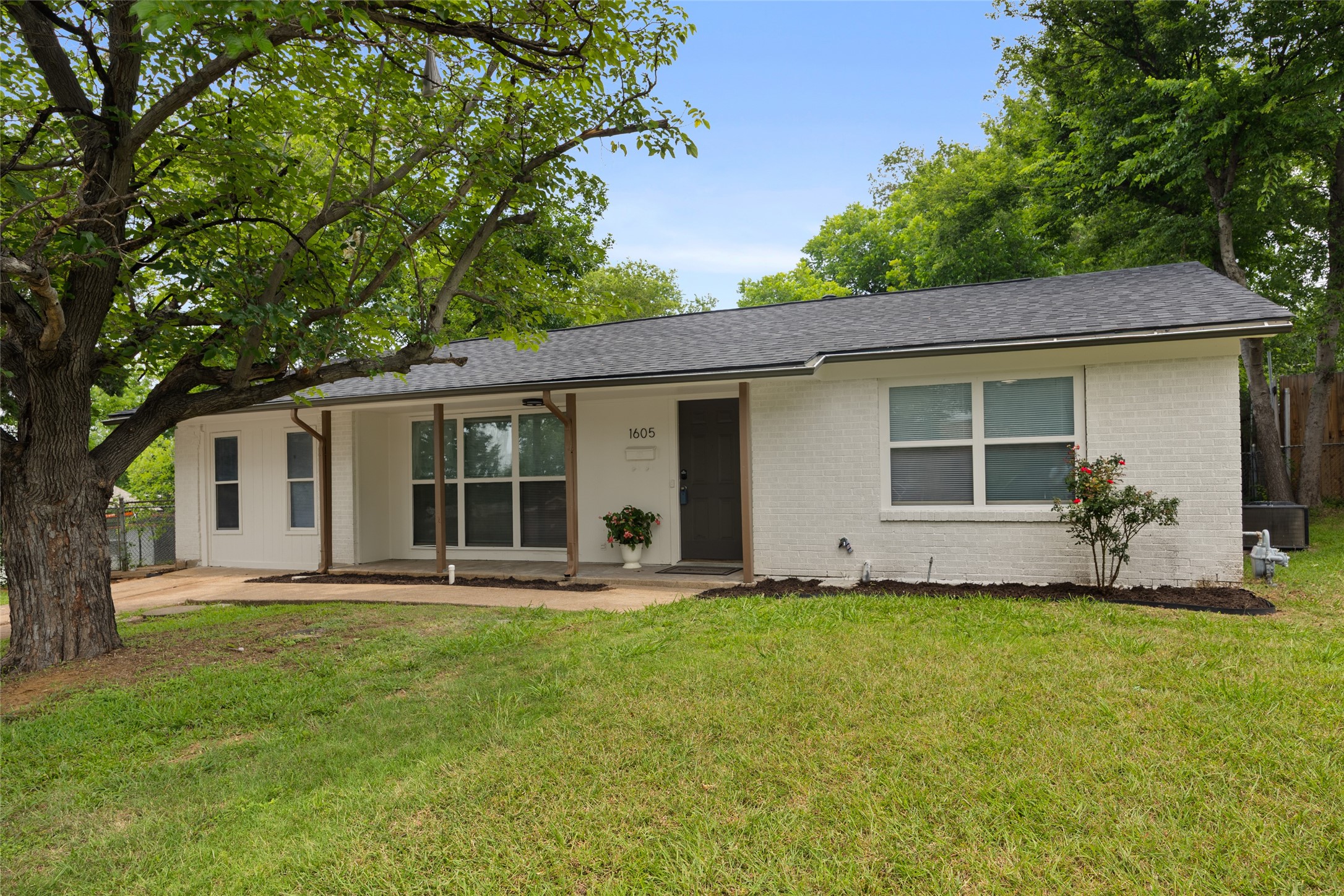 1605 Proctor Drive Grand Prairie TX 75051