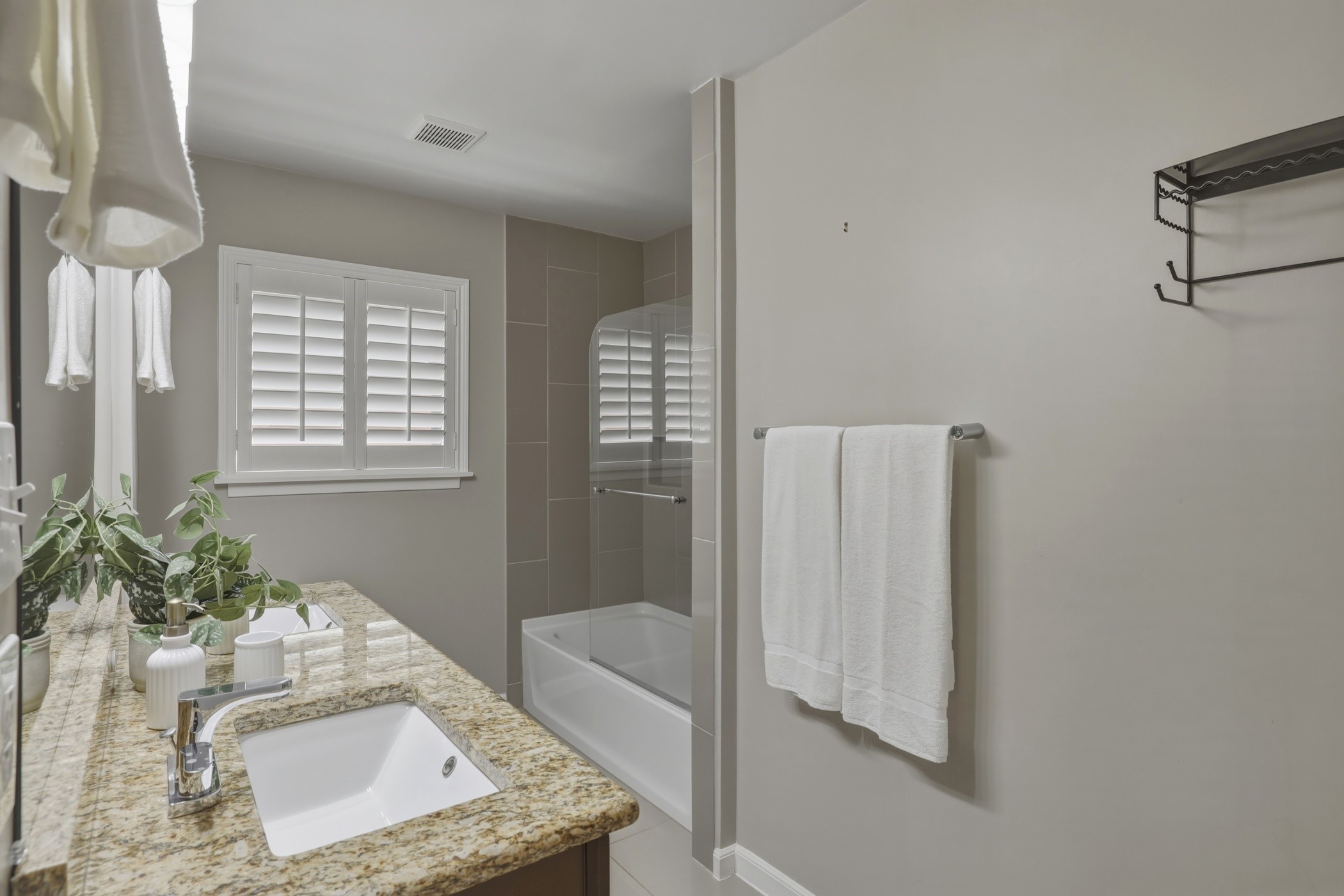 6338 Town Hill Lane Dallas TX 75214