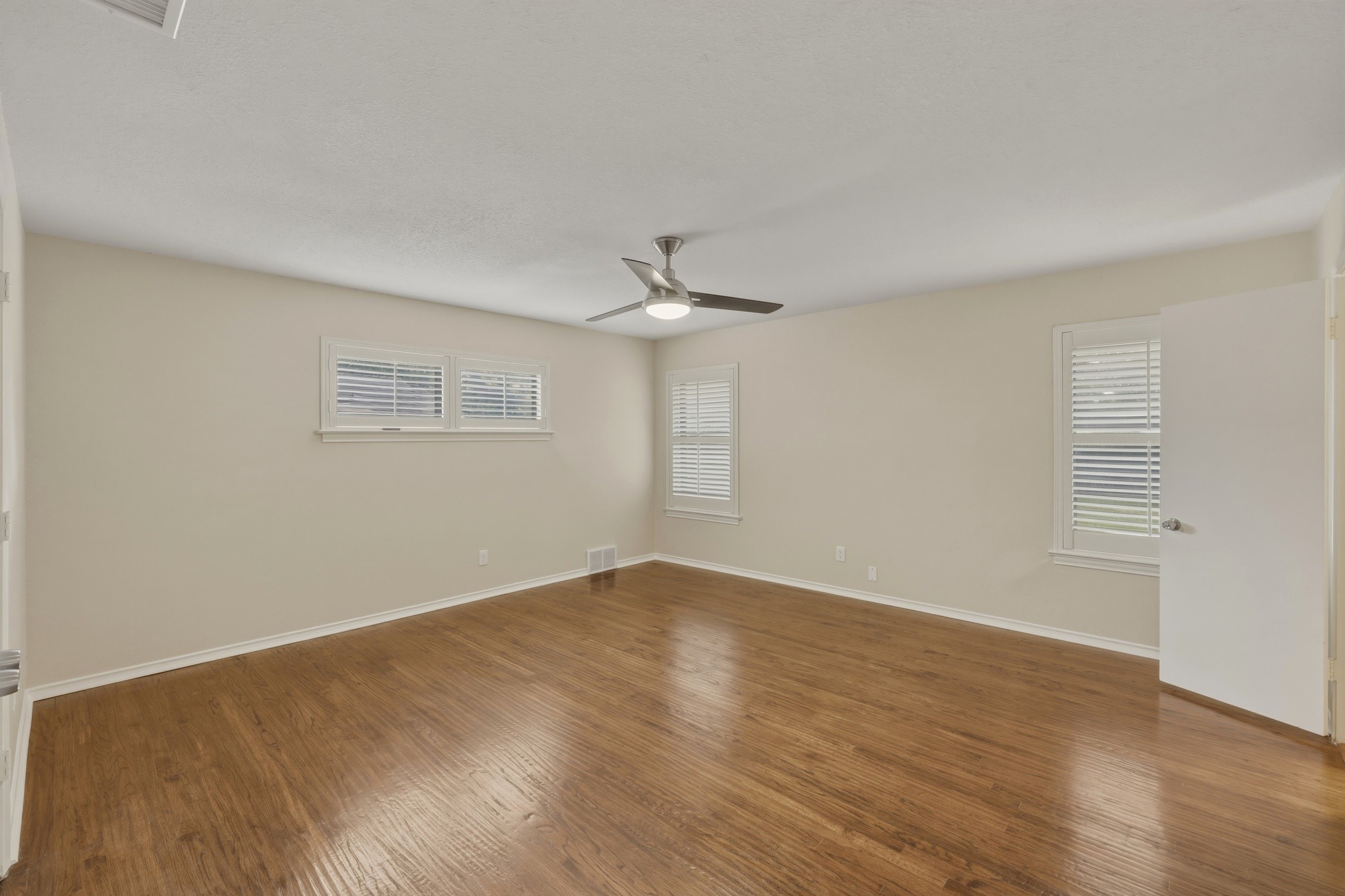 6338 Town Hill Lane Dallas TX 75214
