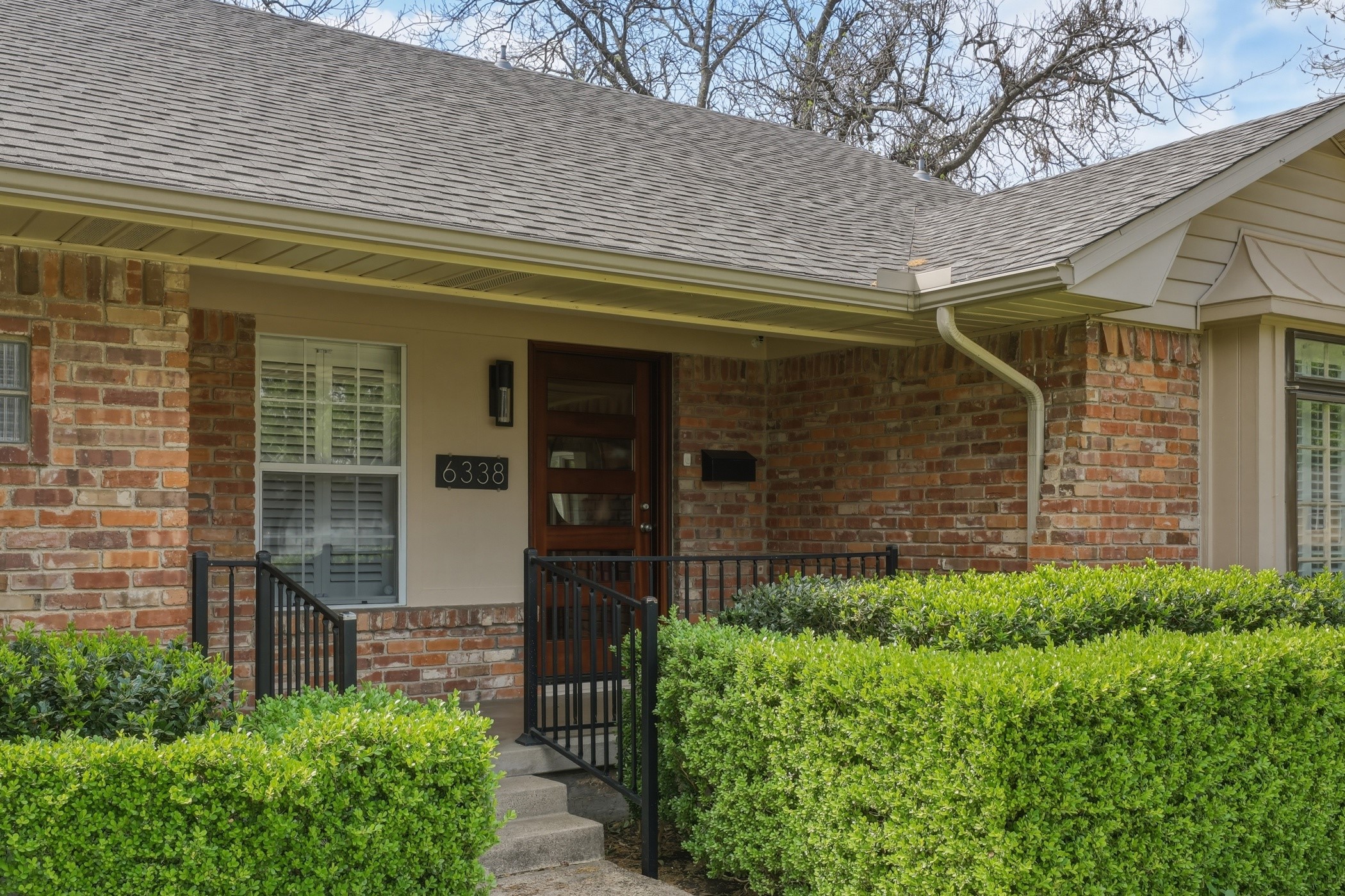 6338 Town Hill Lane Dallas TX 75214