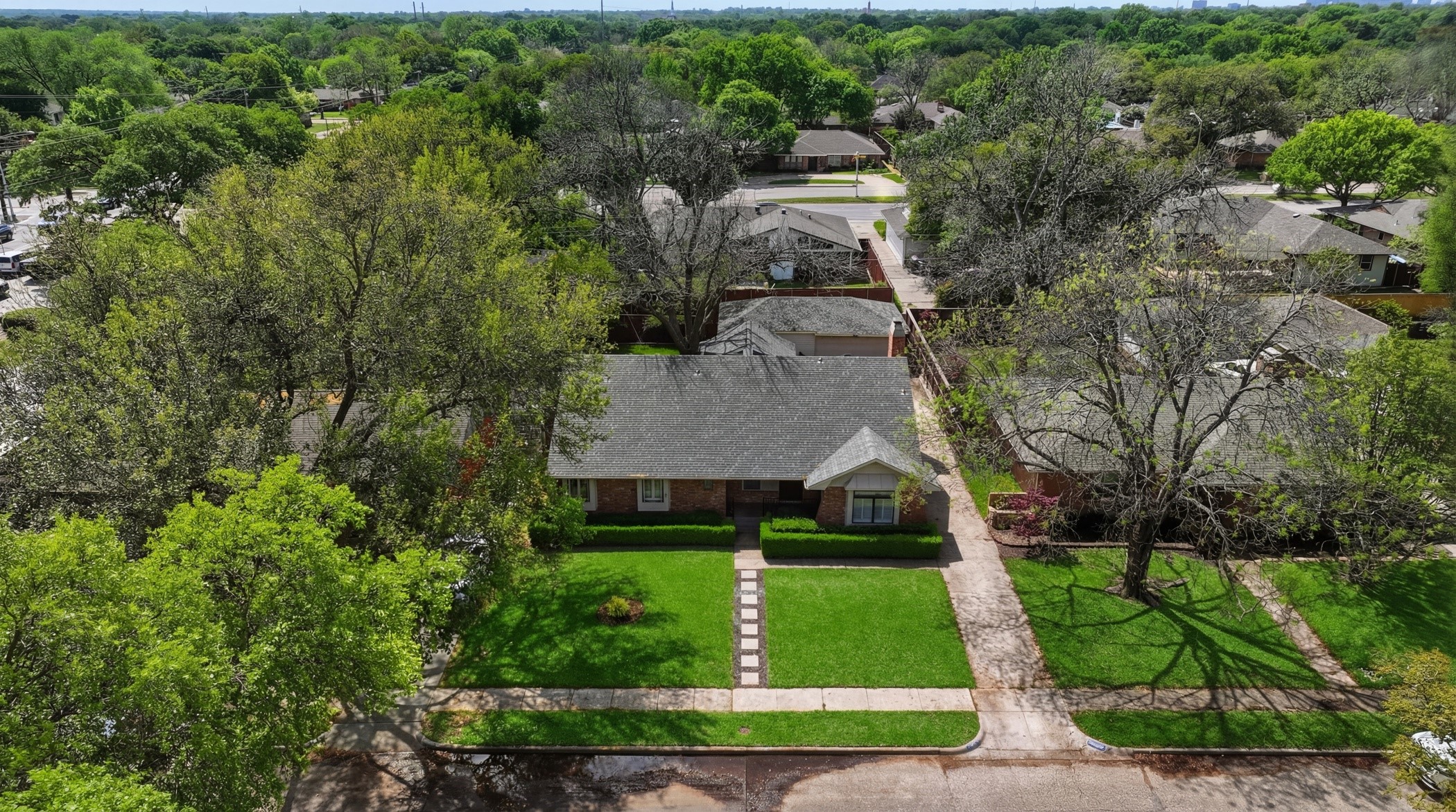 6338 Town Hill Lane Dallas TX 75214
