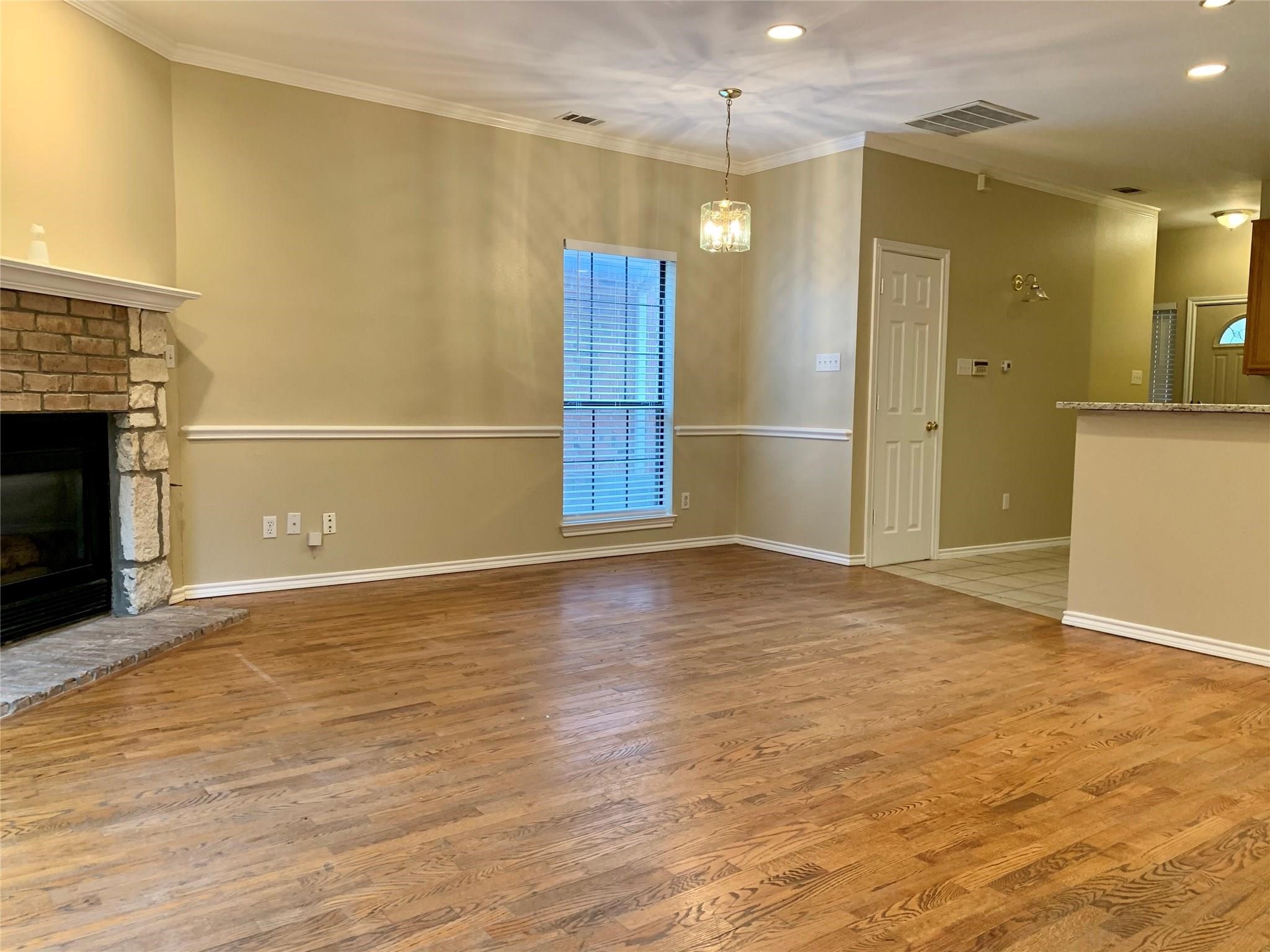 6013 Lewis Street Dallas TX 75206