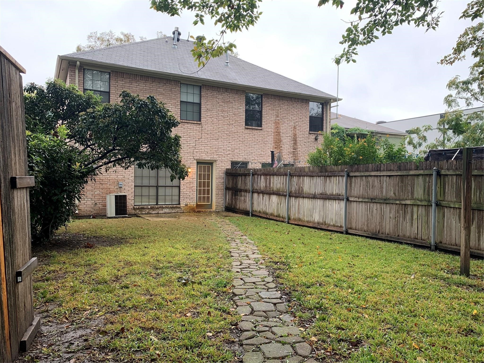 6013 Lewis Street Dallas TX 75206