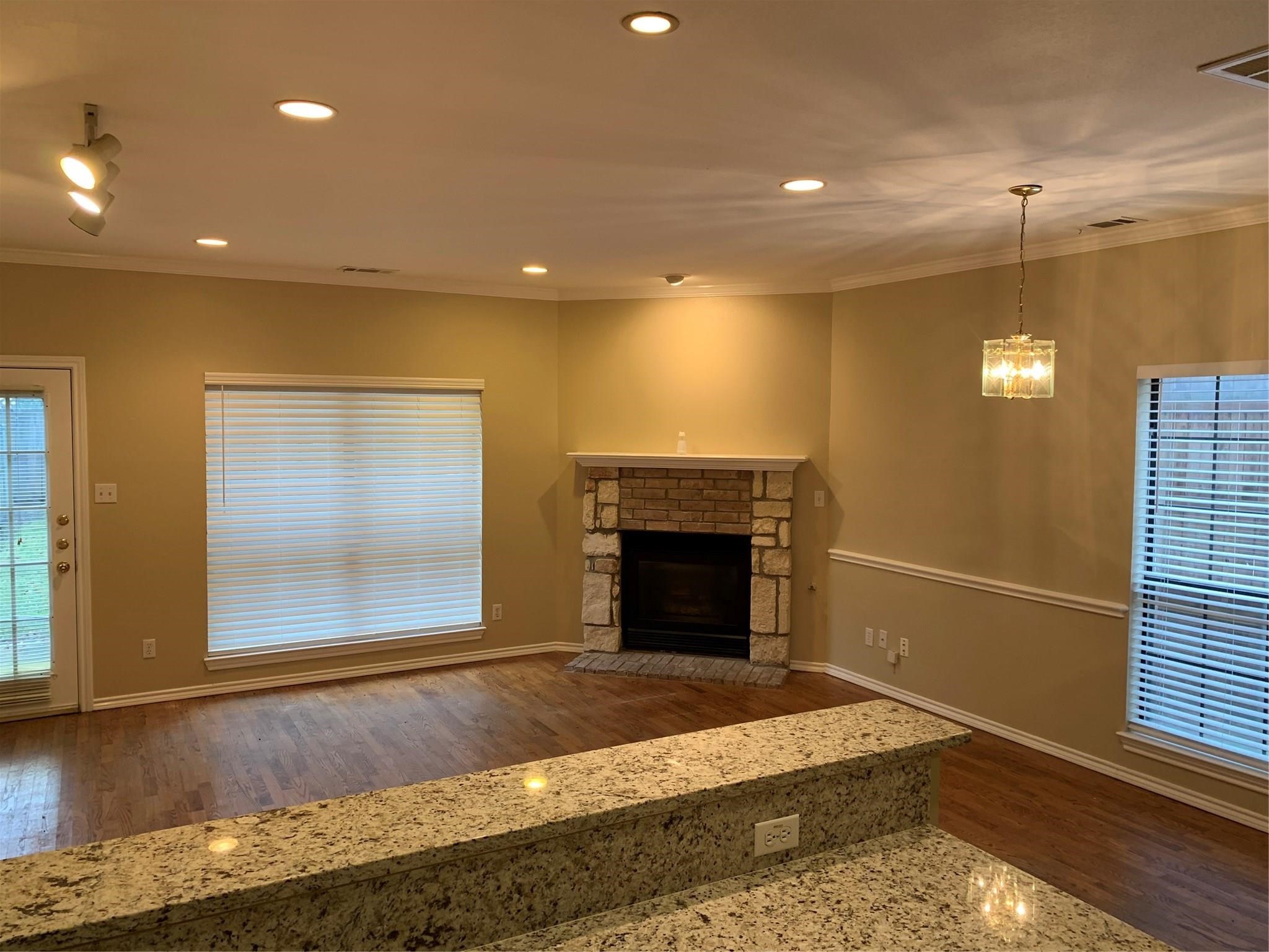 6013 Lewis Street Dallas TX 75206