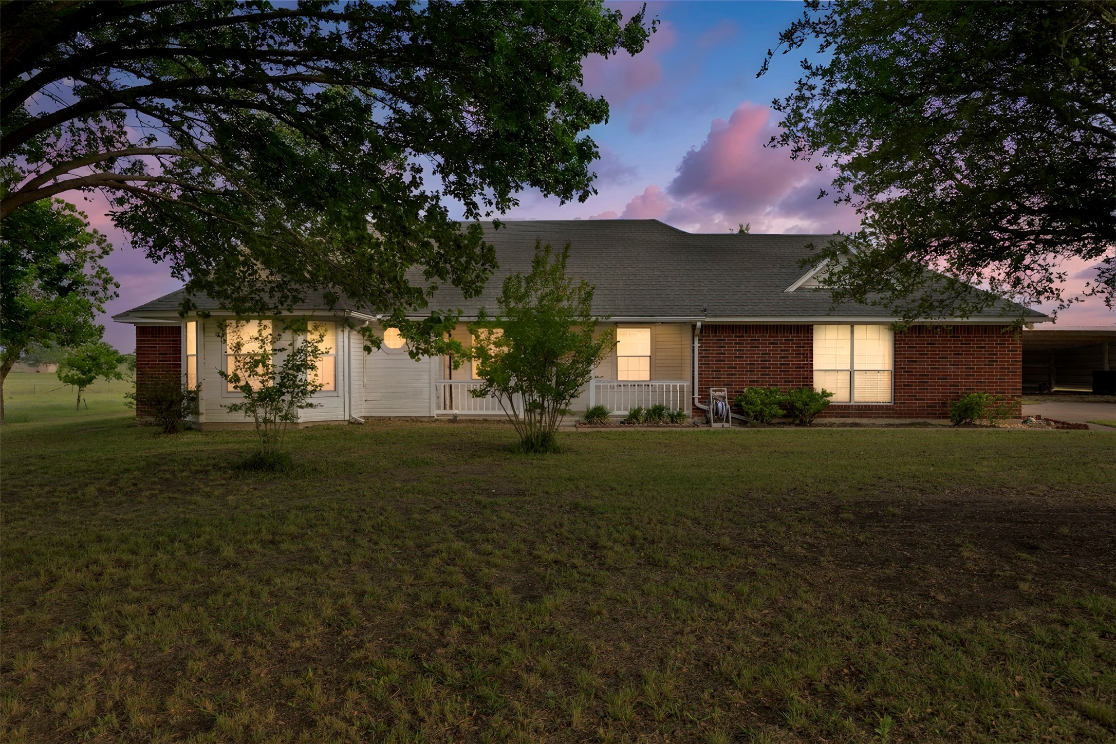 302 Blue Ribbon Road Waxahachie TX 75165