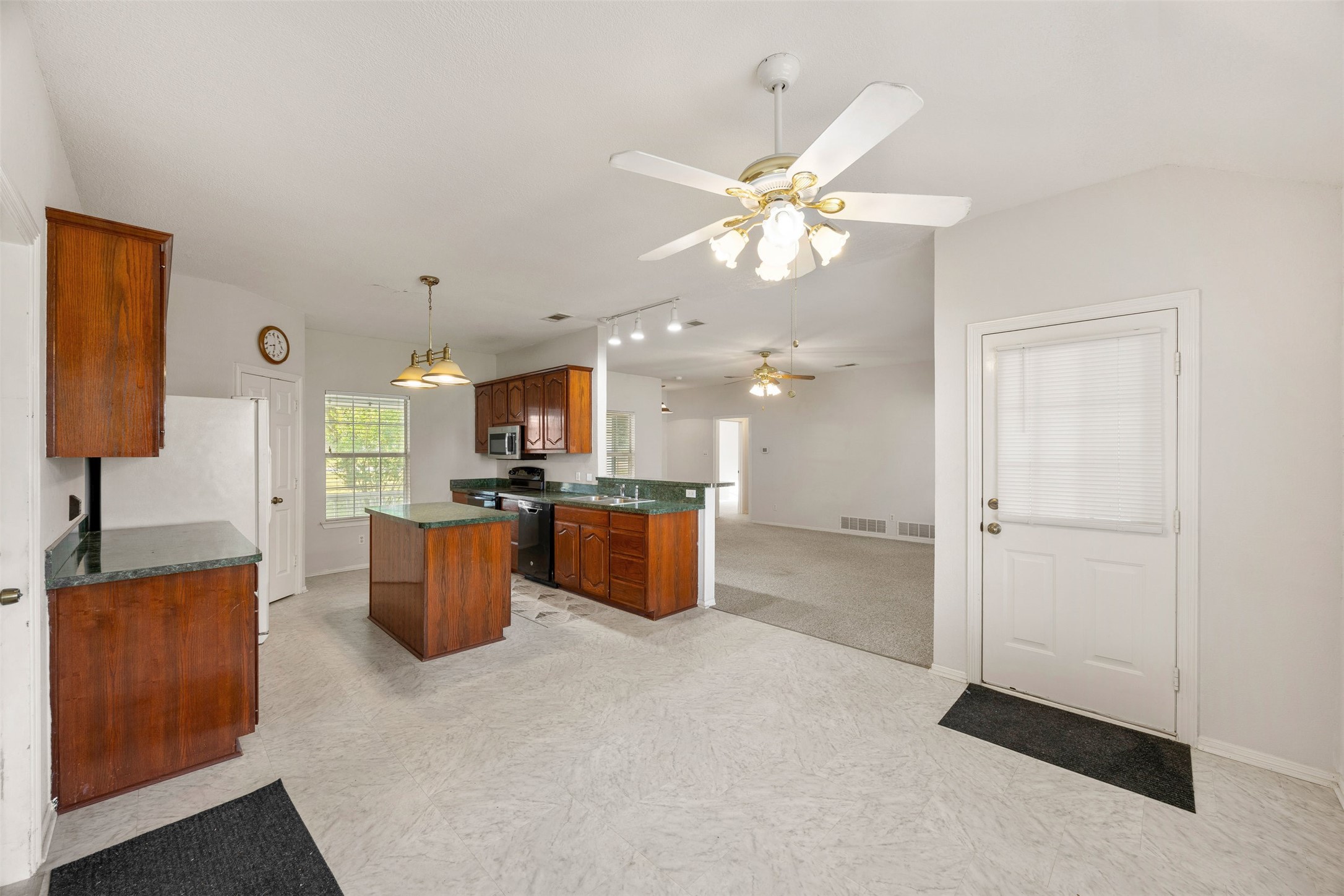 302 Blue Ribbon Road Waxahachie TX 75165