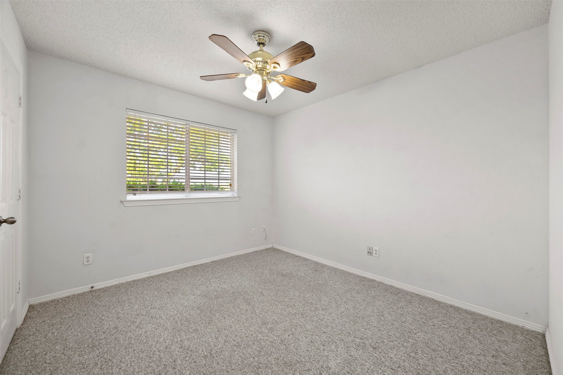 302 Blue Ribbon Road Waxahachie TX 75165