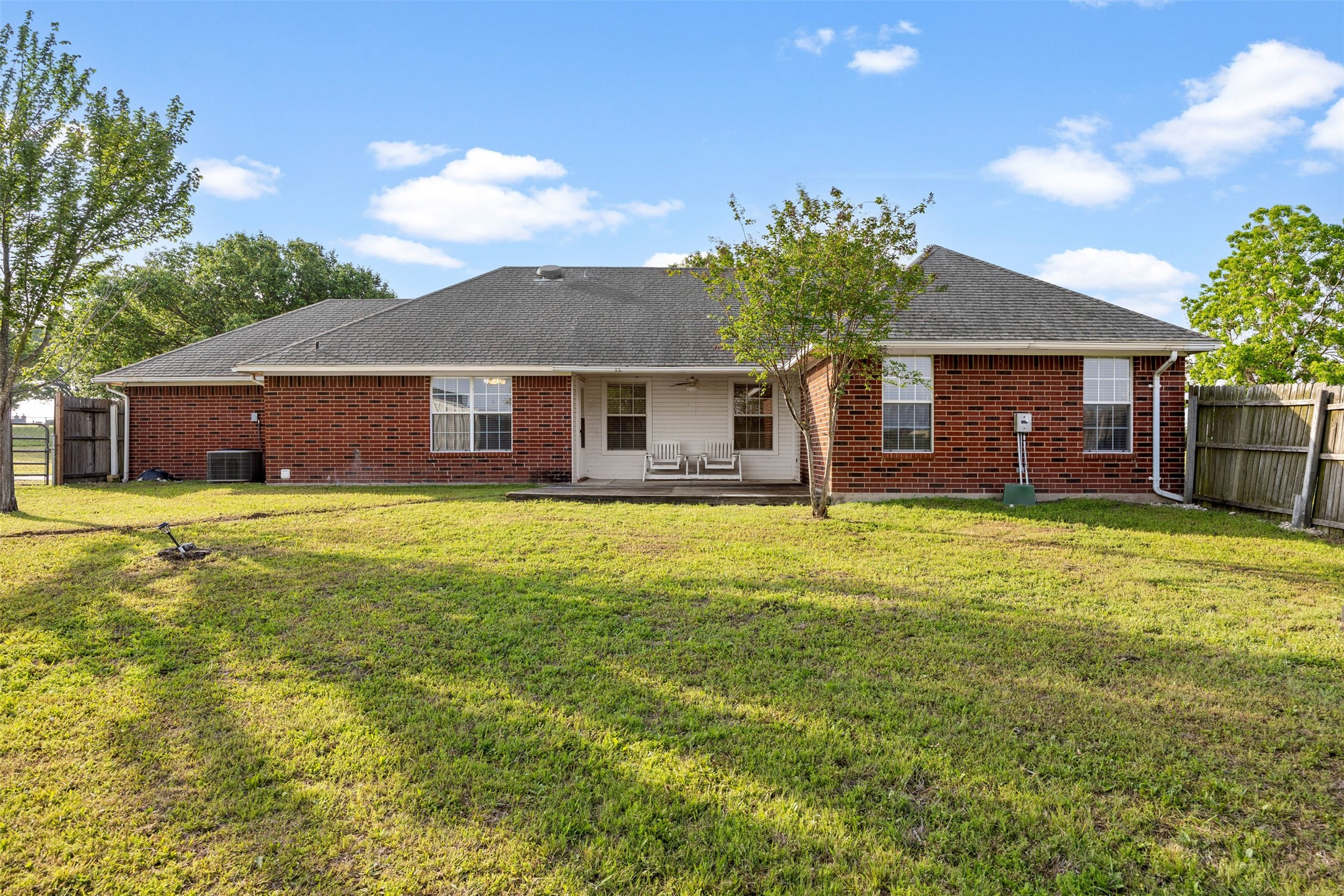 302 Blue Ribbon Road Waxahachie TX 75165