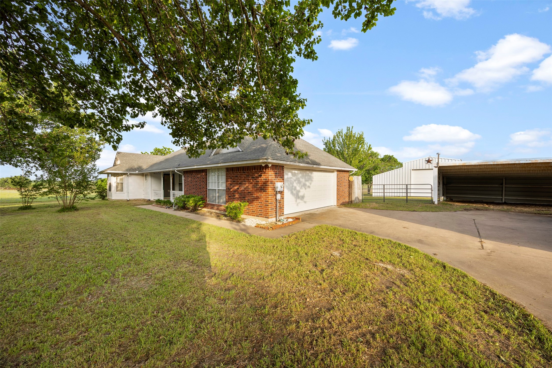 302 Blue Ribbon Road Waxahachie TX 75165