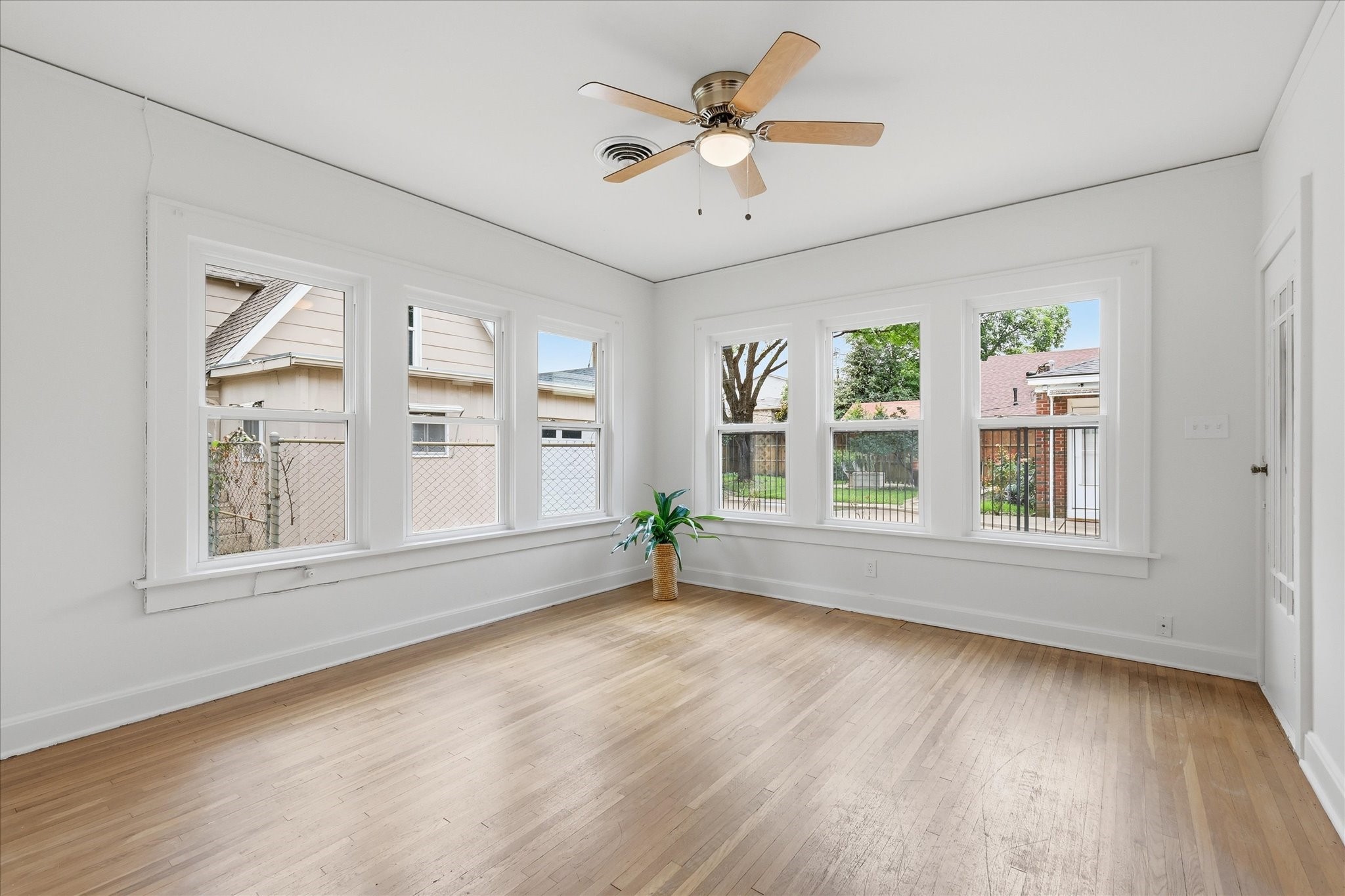 2701 Waits Avenue Fort Worth TX 76109