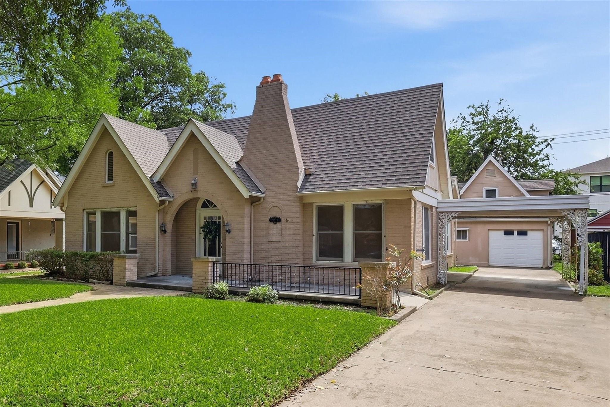 2701 Waits Avenue Fort Worth TX 76109