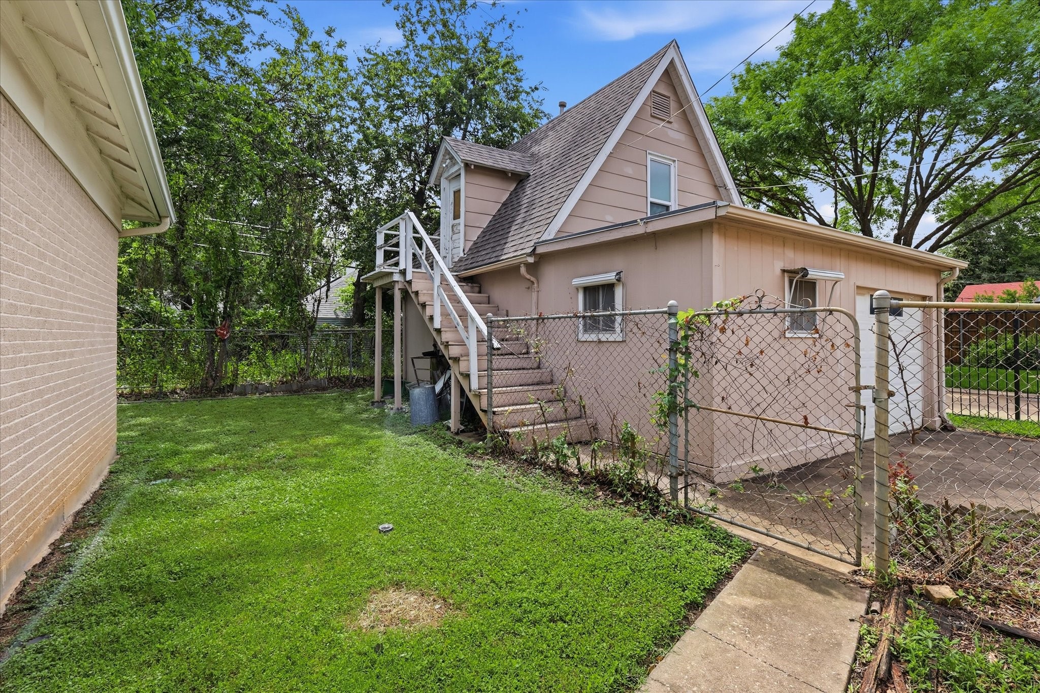 2701 Waits Avenue Fort Worth TX 76109
