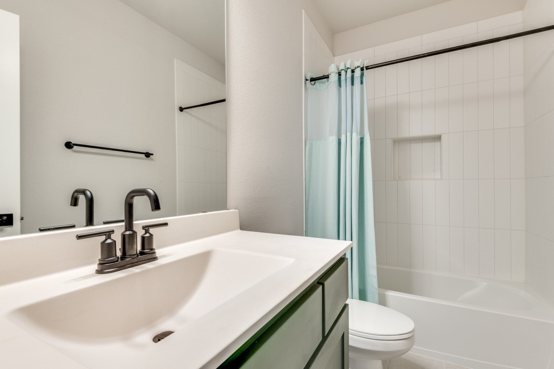 704 Yellow Warbler Way Arlington TX 76005