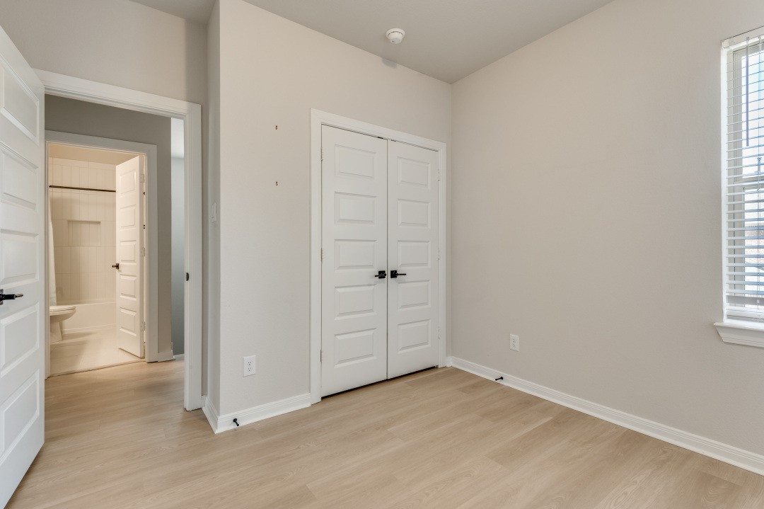 704 Yellow Warbler Way Arlington TX 76005