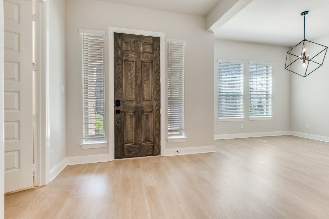 704 Yellow Warbler Way Arlington TX 76005