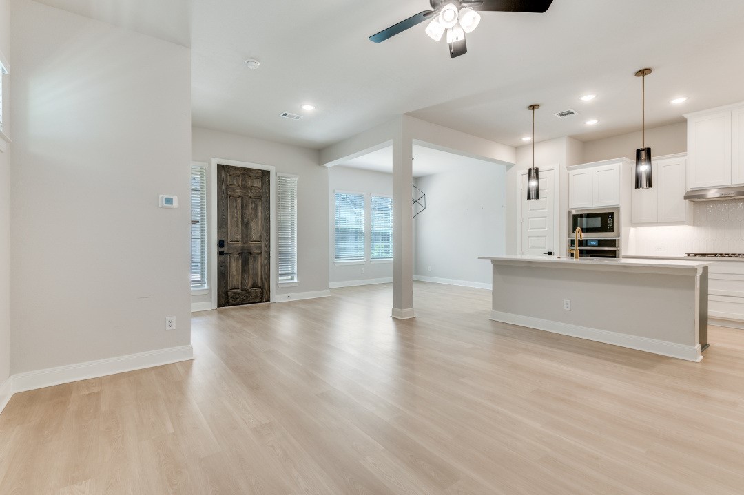 704 Yellow Warbler Way Arlington TX 76005