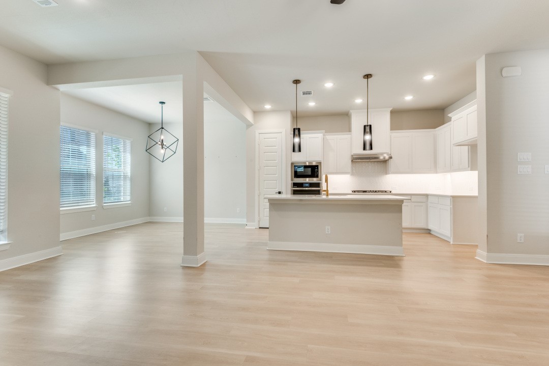 704 Yellow Warbler Way Arlington TX 76005