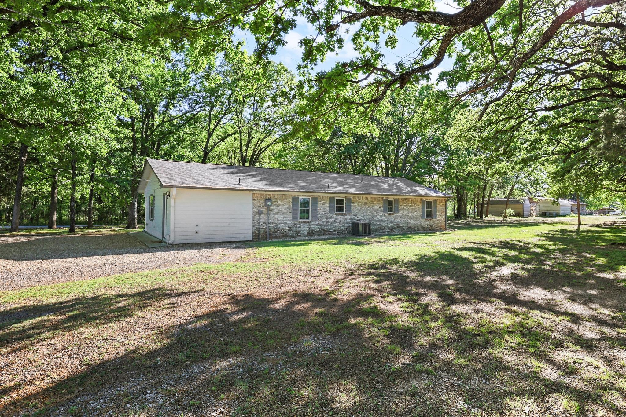 2415 N Shore Drive Bonham TX 75418