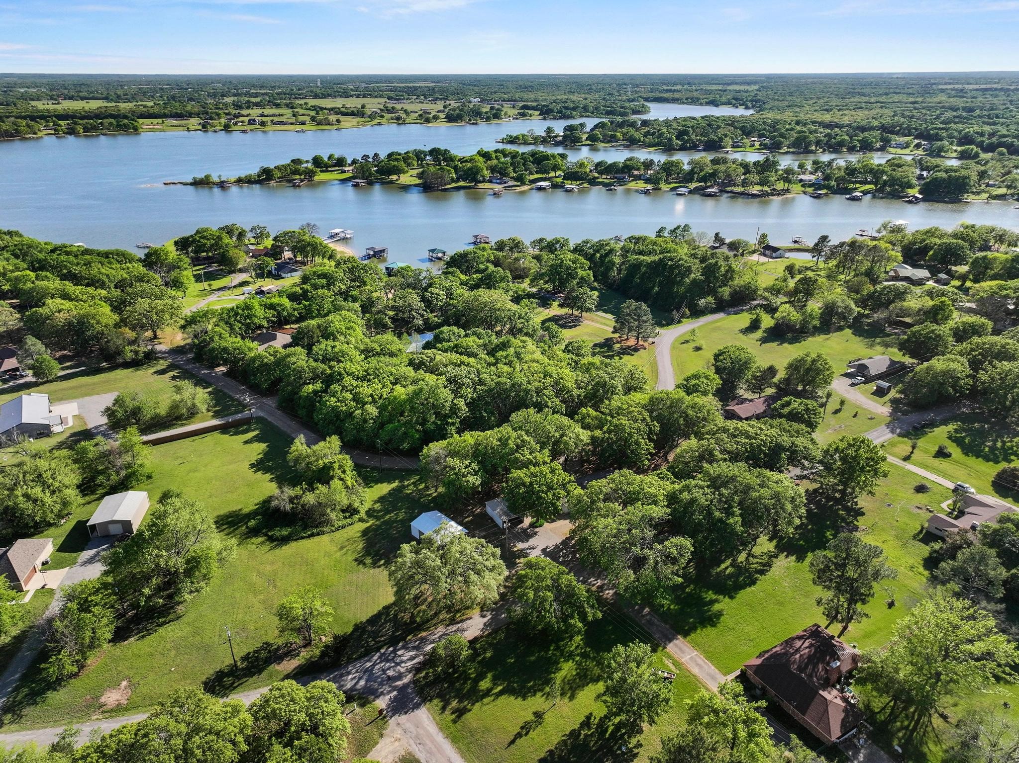 2415 N Shore Drive Bonham TX 75418