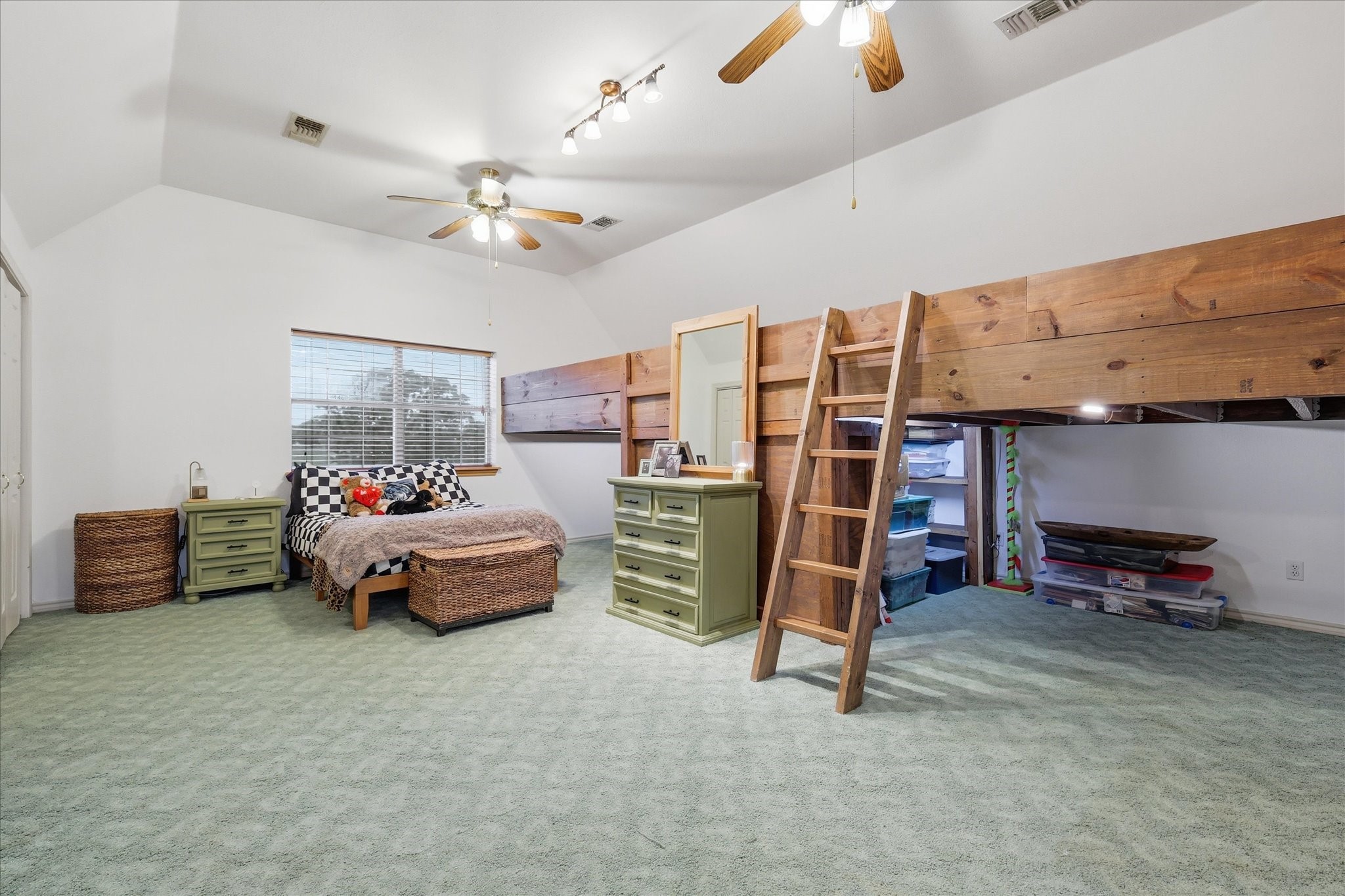 421 County Road 3342 Paradise TX 76073