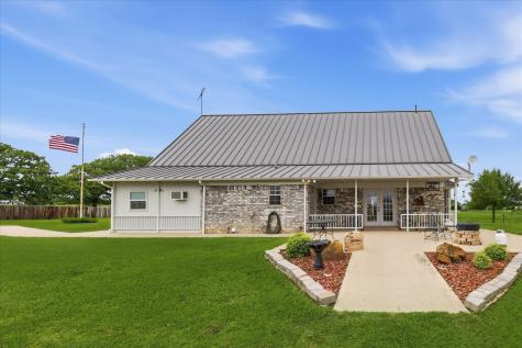 421 County Road 3342 Paradise TX 76073