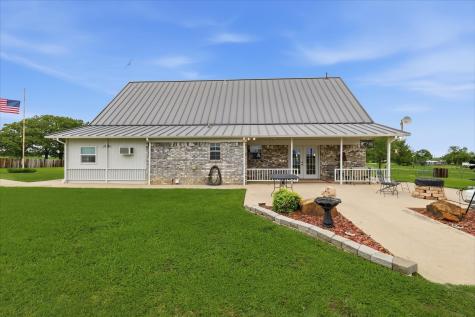 421 County Road 3342 Paradise TX 76073