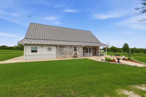 421 County Road 3342 Paradise TX 76073