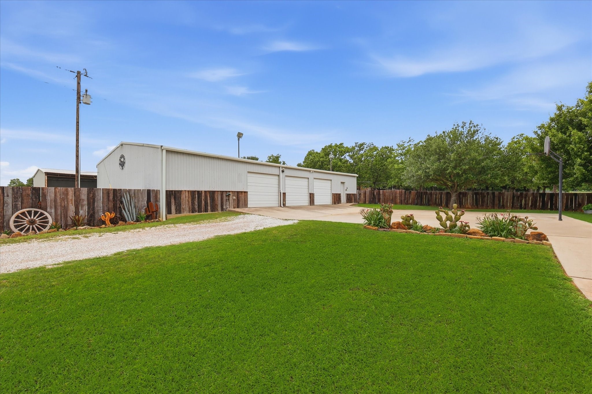 421 County Road 3342 Paradise TX 76073
