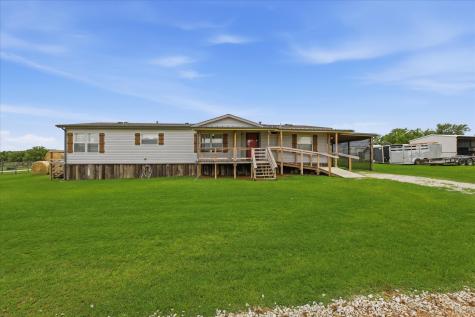 421 County Road 3342 Paradise TX 76073
