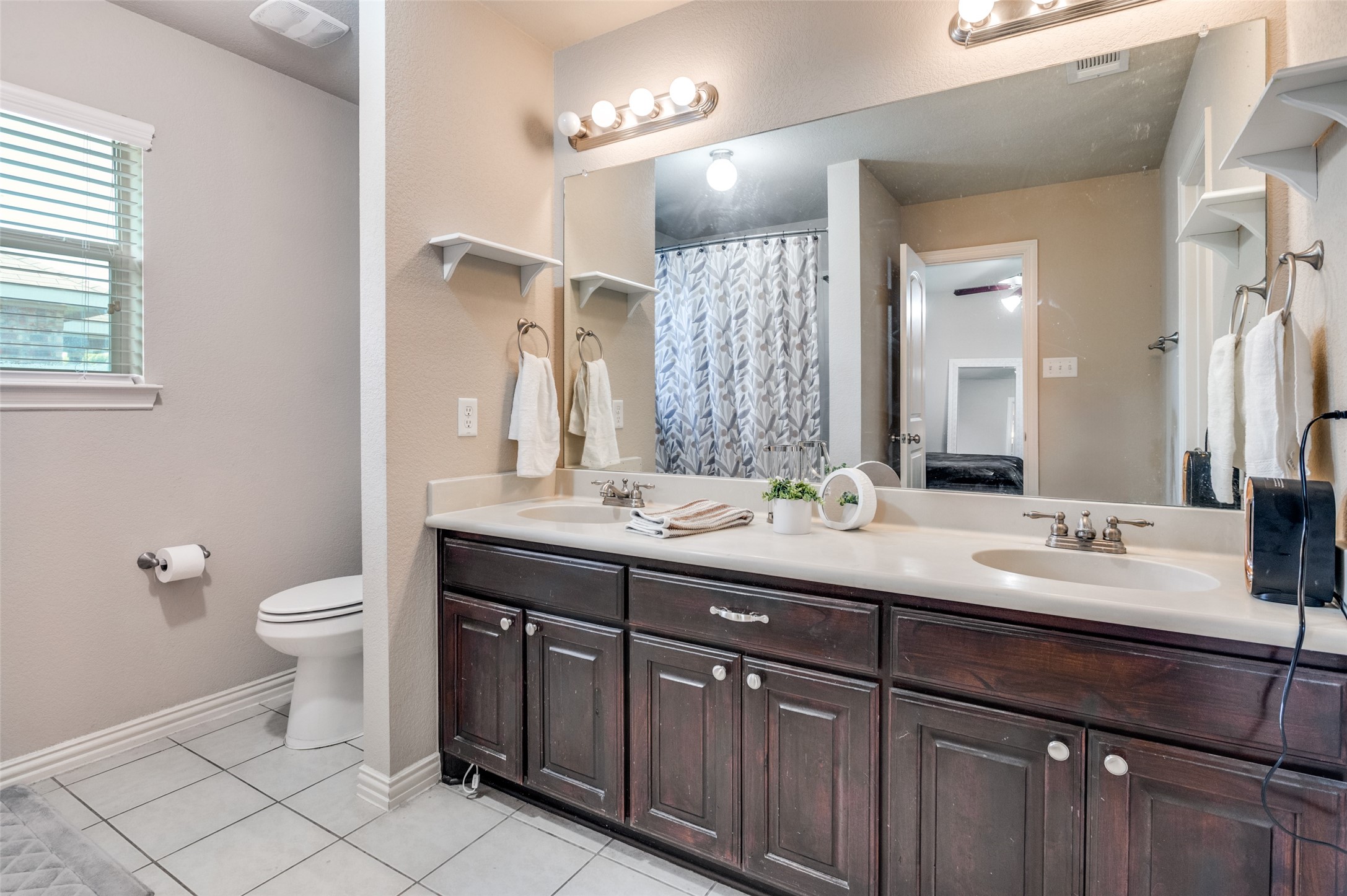203 Commonwealth Circle Waxahachie TX 75165