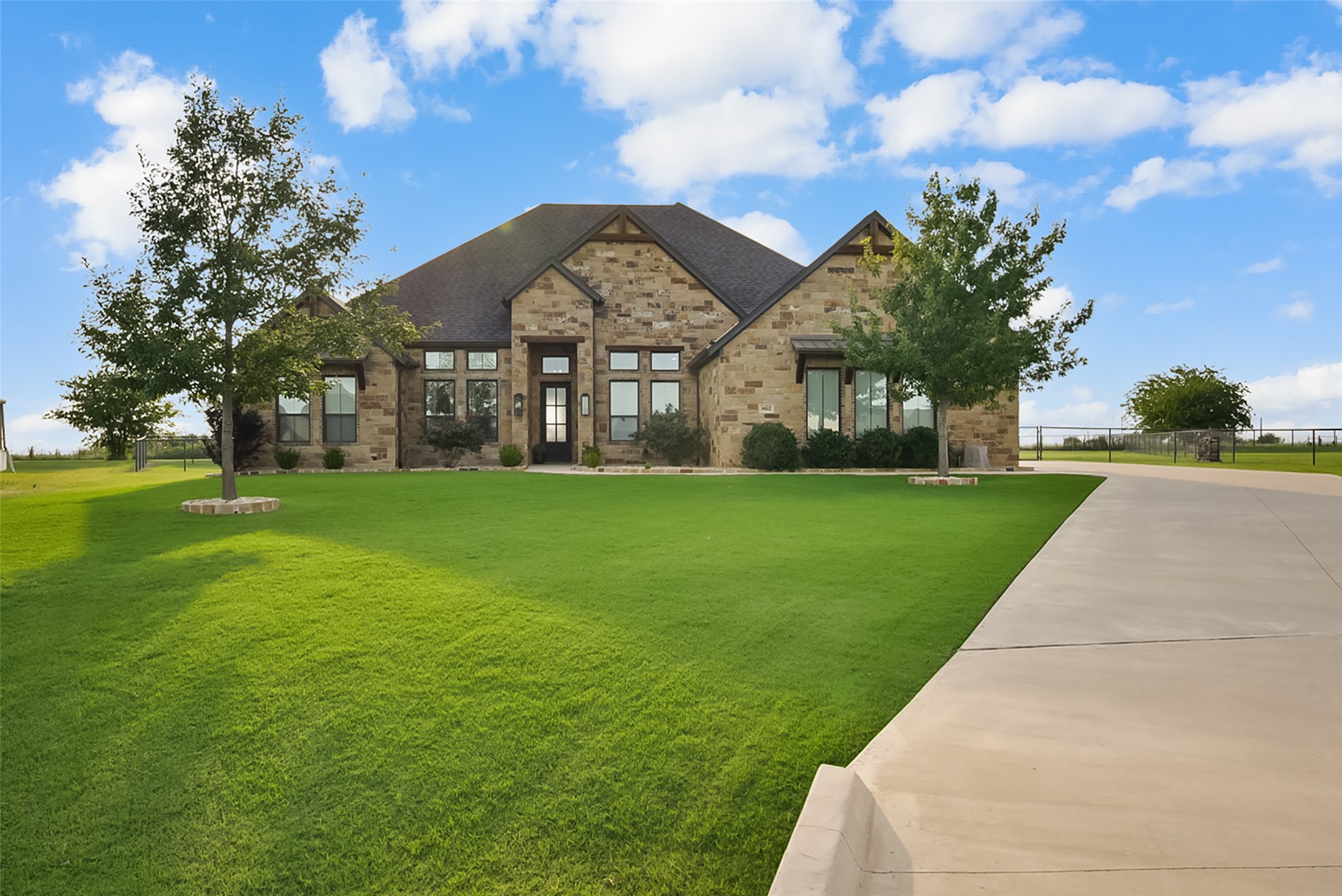 863 Alto Bonito Court Godley TX 76044