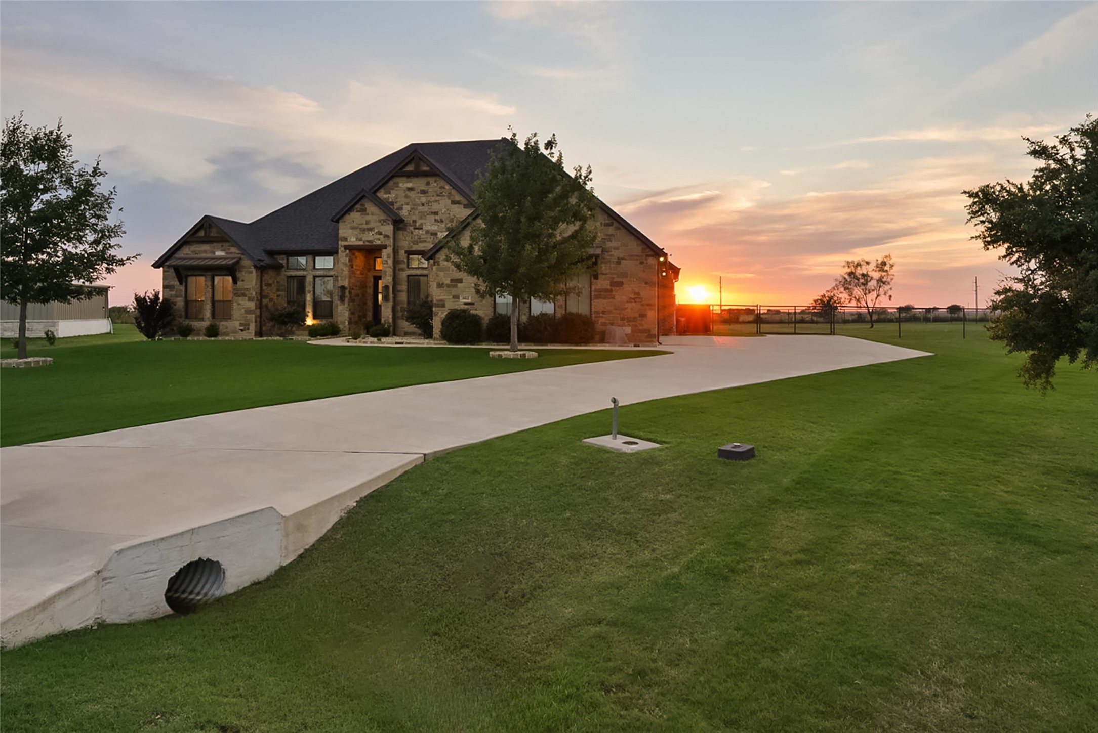 863 Alto Bonito Court Godley TX 76044