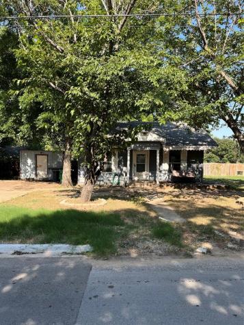 1600 Oak Knoll Drive Haltom City TX 76117