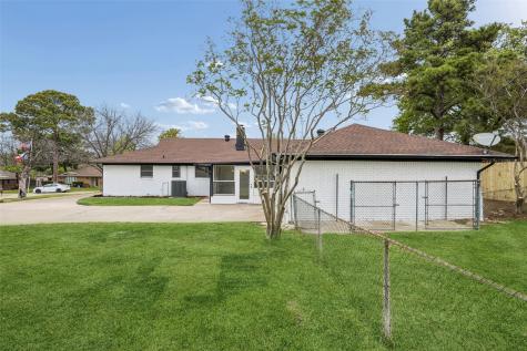 1702 Northcrest Drive Arlington TX 76012