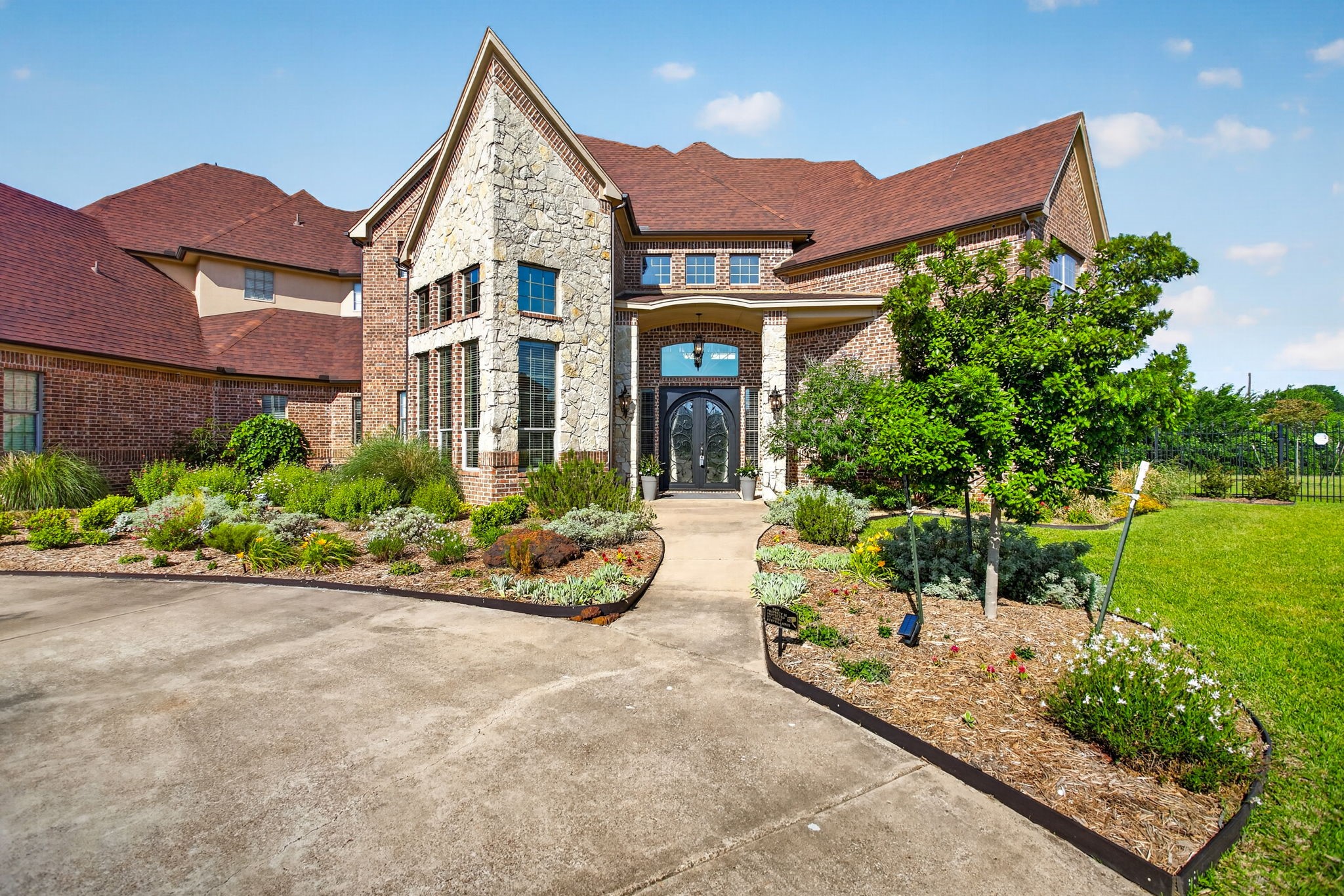 3701 Canyon Pass Trail Burleson TX 76028