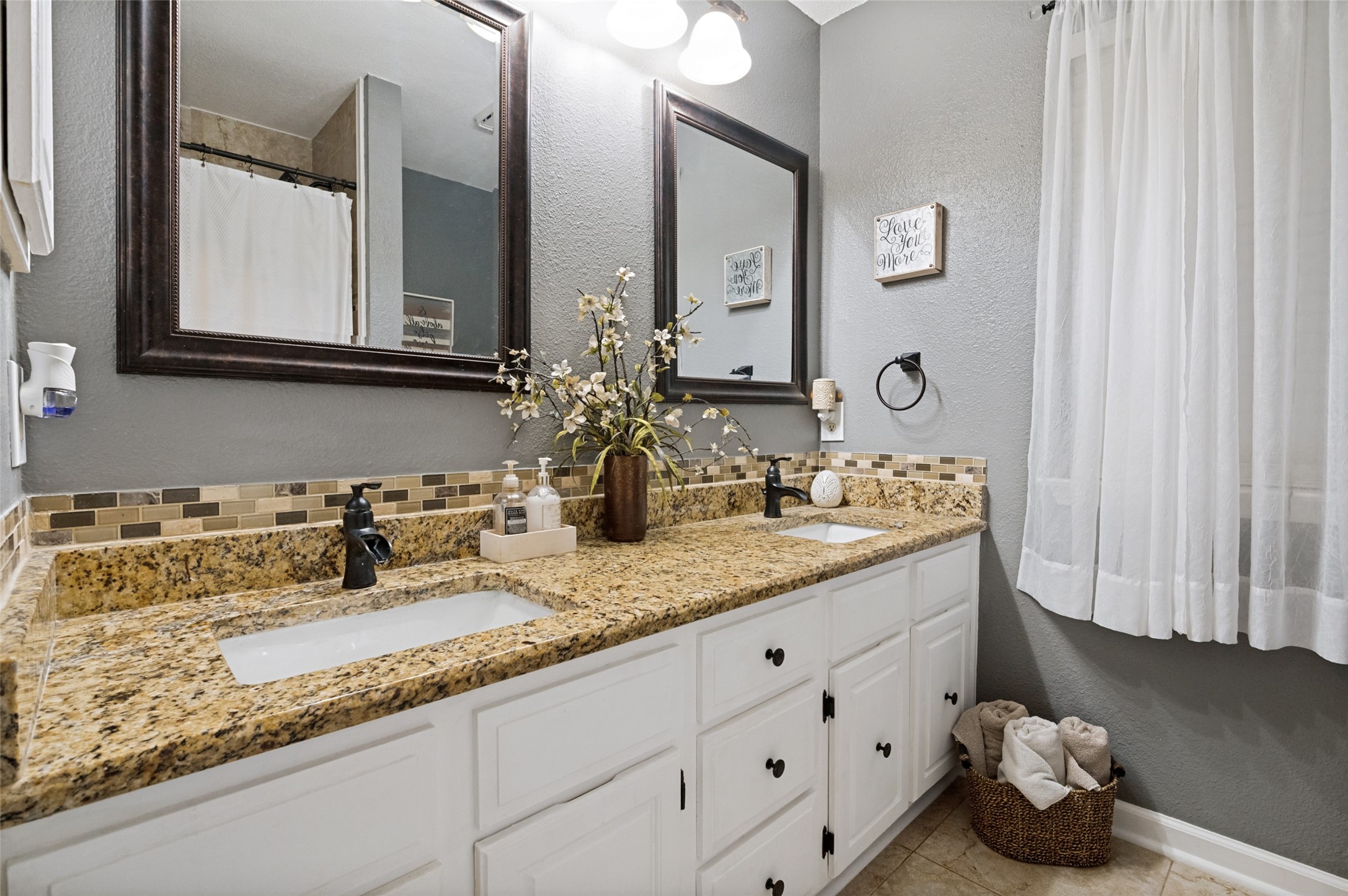 1516 Cripple Creek Court Desoto TX 75115