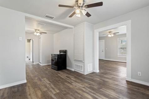 407 W Carnegie Street Winnsboro TX 75494