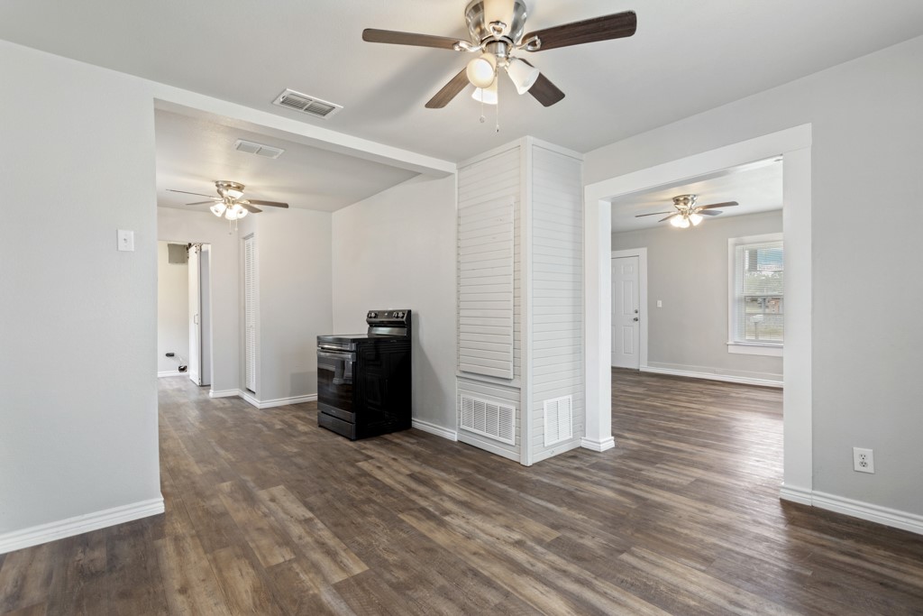 407 W Carnegie Street Winnsboro TX 75494