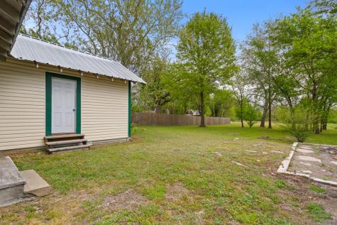 407 W Carnegie Street Winnsboro TX 75494
